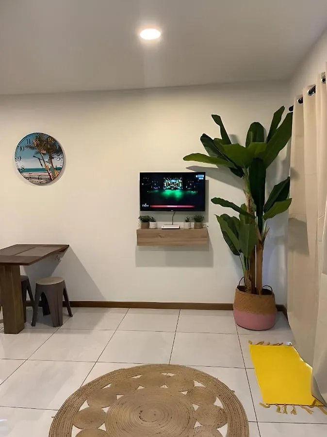 Taravao Jorsen House Tahiti : Bungalow Confortable בית נופש