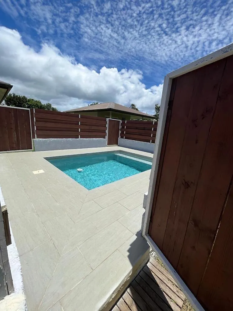 Taravao Jorsen House Tahiti : Bungalow Confortable בית נופש